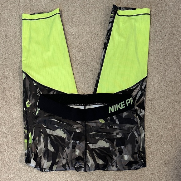 Nike Camouflage and Neon Green Leggings - Picture 1 of 2